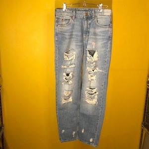 Ripped low waist boyfriend jeans